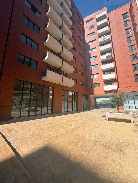 Urban Gate, shop for sale – Astir