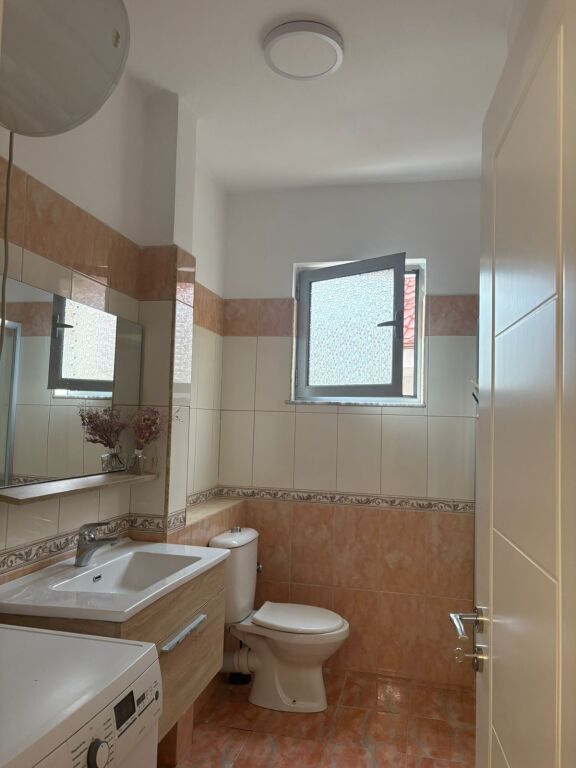 Affitto | Apartament 2 + 1 | Rruga Bektash Berberi | 700 €/mese