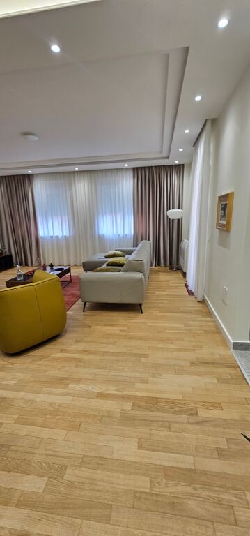 JEPET ME QIRA – APARTAMENT 3+1+3 + PARKIM