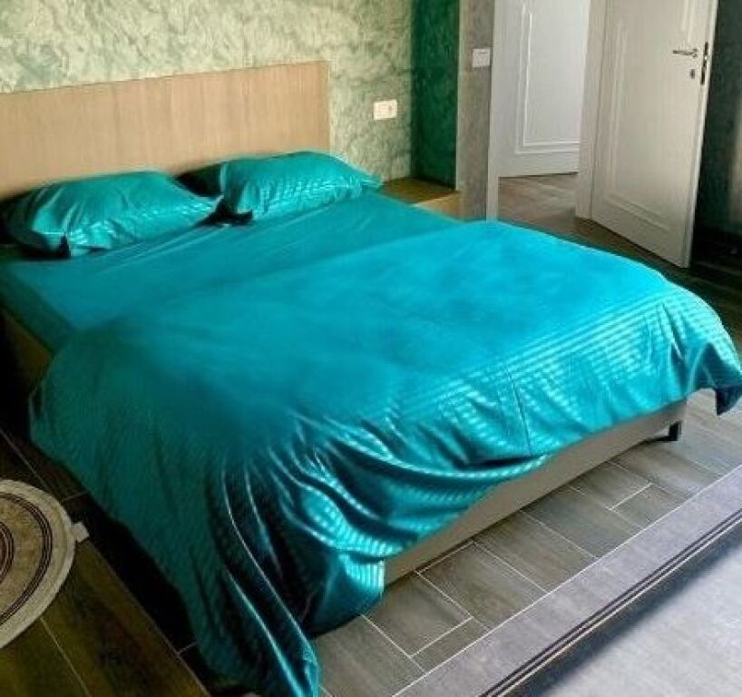 APARTAMENT 3+1 100,000 LEKE RRUGA 5 MAJ