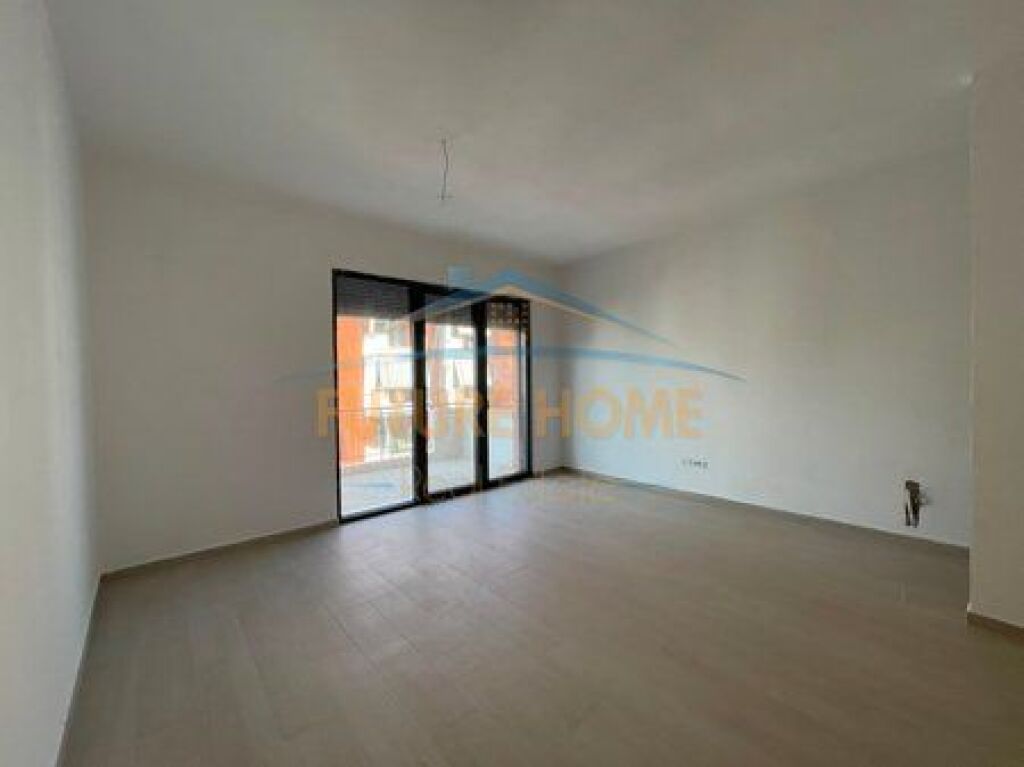 Shitet, Apartament 2+1+2+Post Parkimi, Kompleksi Delijorgji, Tiranë