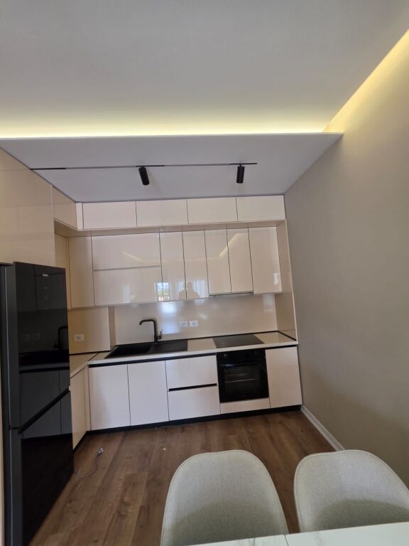 Qera | Apartament 1 + 1 | Rruga 5 Maji, Concord Center| 600 €/muaj