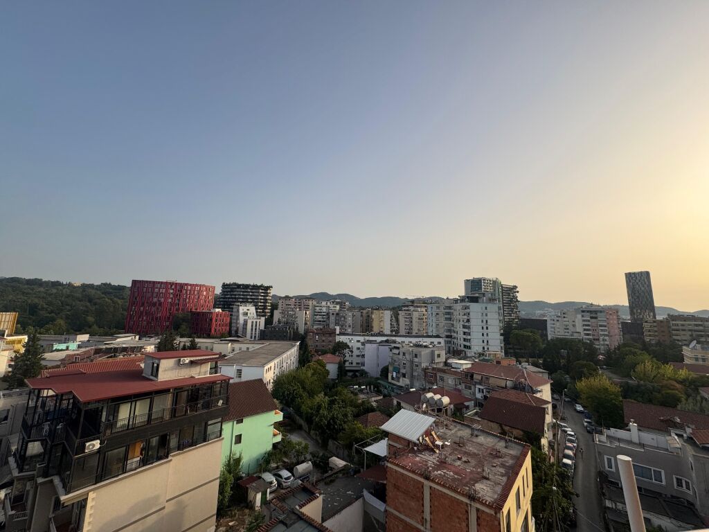 Super apartament per qira