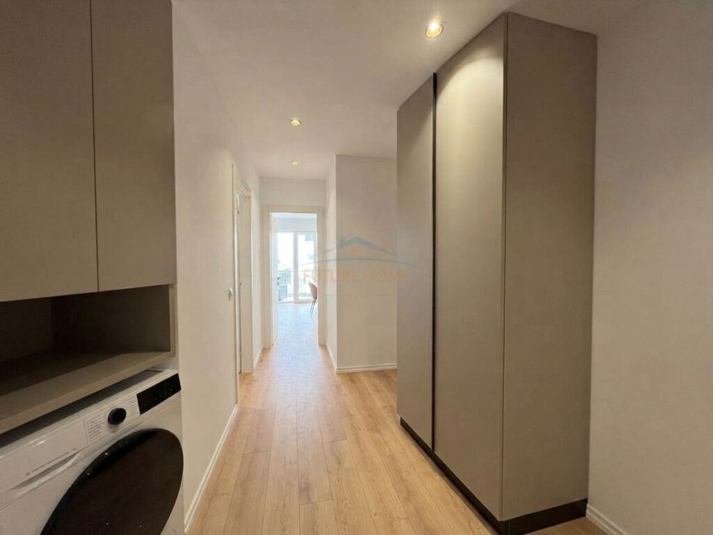 Qera, Apartament 1+1 , Pazari i Ri , Tirane