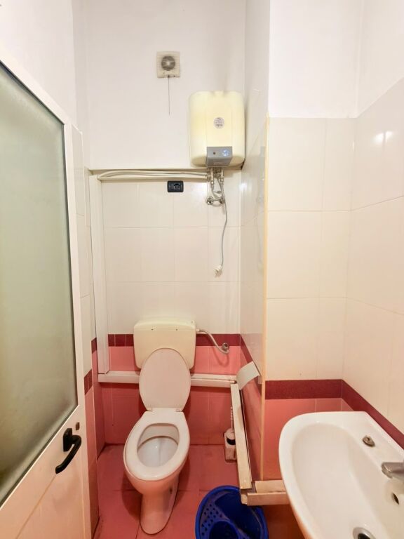 BUSINESS PREMISES FOR RENT NEAR THE TRAIN STATION, DURRES