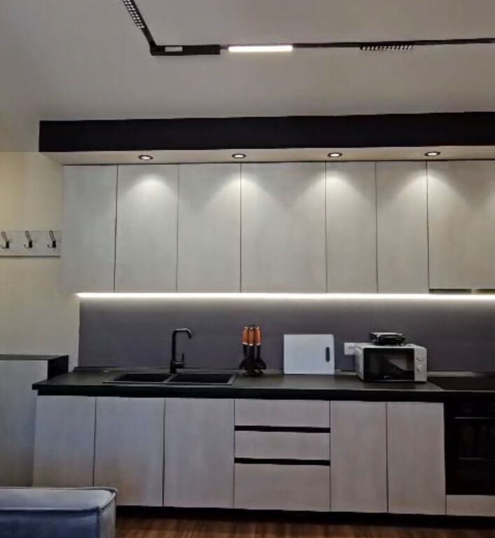 Apartment 1+1 at Komuna e Parisit!