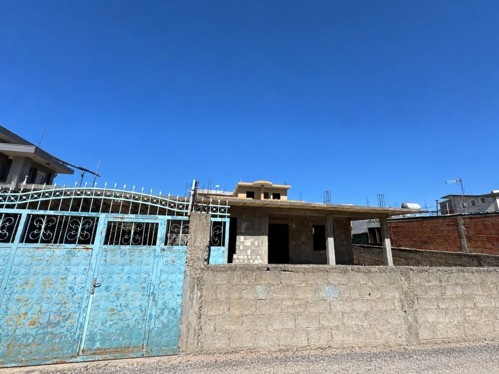 SHITET SHTËPI PRIVATE – LAGJJA 17, ISH-KËNETA, DURRËS