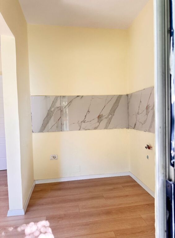 🏡 **Apartament 1+1 për Shitje – Rruga Irfan Tomini**  