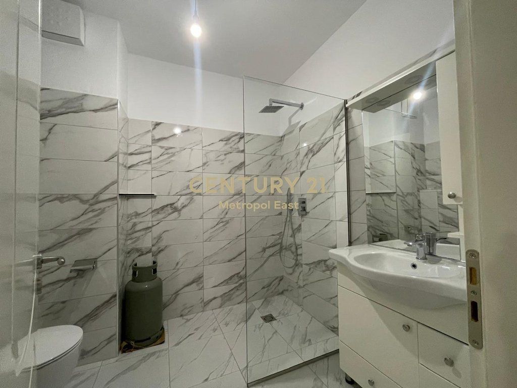 JEPET ME QIRA APARTAMENT 3+1 I MOBILUAR, NE ZONEN E FRESKUT