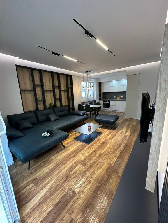 Modern 2+1+2 Apartment with Parking Space – FZ Complex, Liqeni i Thatë!