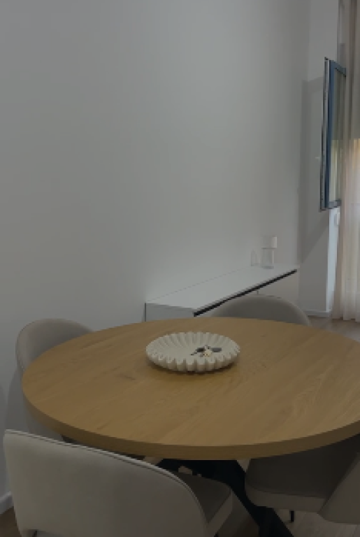 🏠 Jepet me Qira Apartament 1+1 ne Fresk i pabanuar më parë me nje Super Mobilim, 400 mije leke