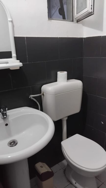 For 2 girls near PARTIZANI HIGH SCHOOL /SELVIA 25,000 LEKE