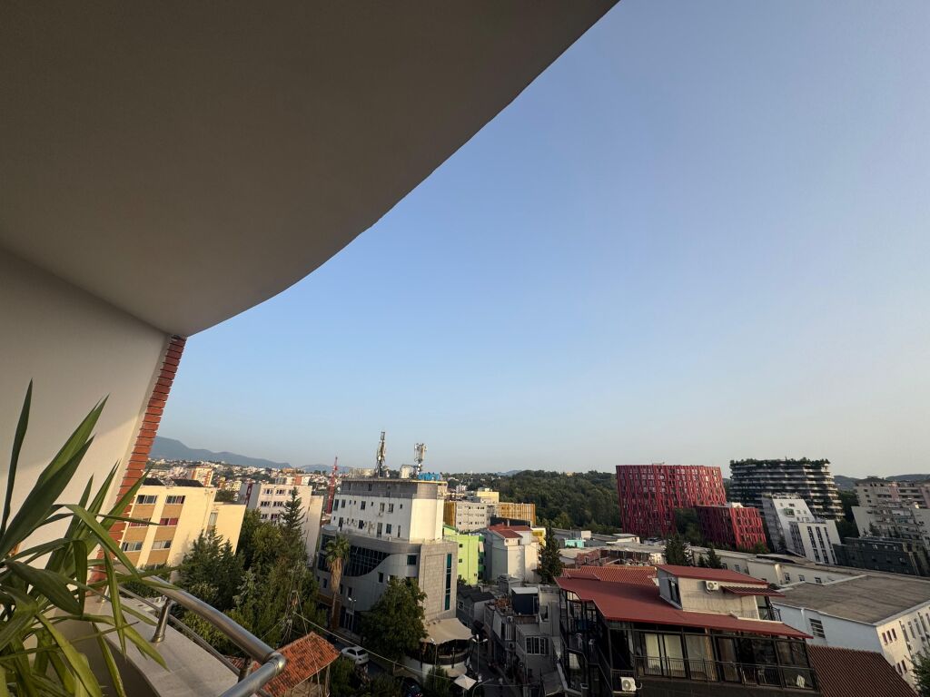 Super apartament per qira