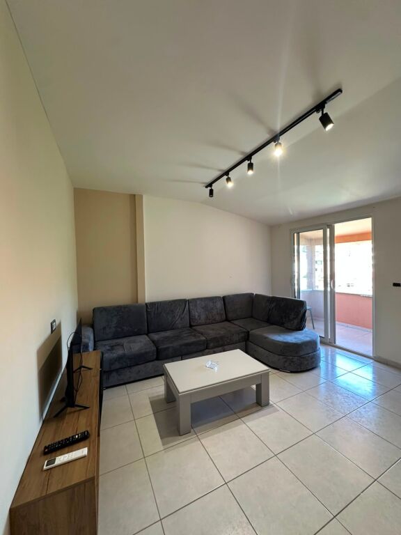 Rent | Vilë 1 + 1 | Ali Demi | 400 €/month