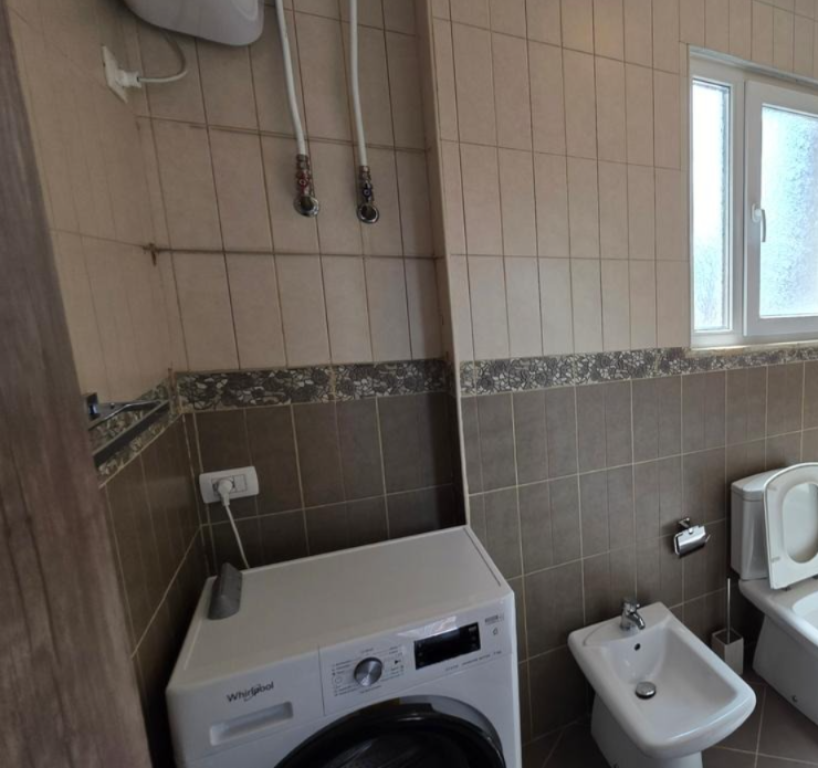 Appartamento 2+1+2+Veranda in affitto in via Myslym Shyri   