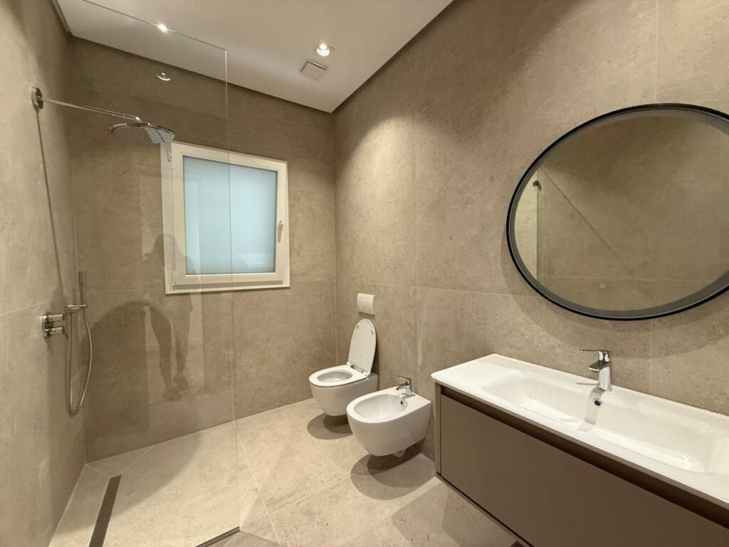 Qera | Vilë 8 + 1 | Rruga e Elbasanit | 9000 €/muaj