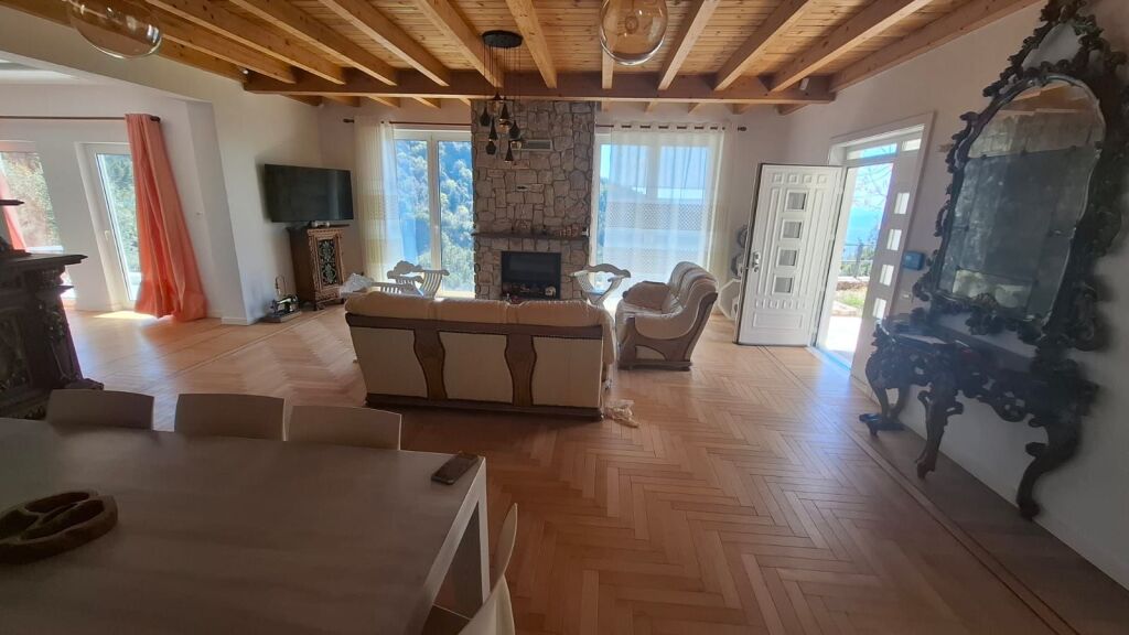 Villa &amp; Land for sale in Dajt