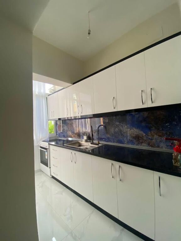 Shitet apartamenti 1+1