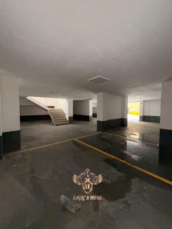 SHITEN 8 POSTE PARKIMI HYRJE PRIVATE PRAN KAZAZIT NE DURRES