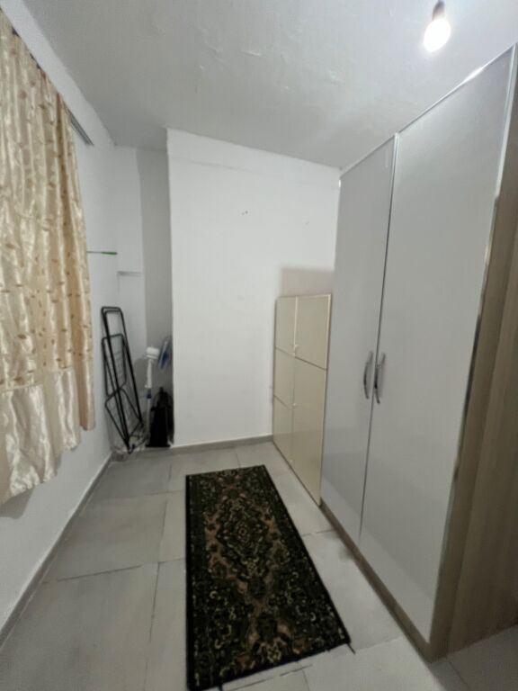 For rent Gazoniere in Ali Dem Area: 50m2 Floor: 1 (separate entrance) Price: 35,000 leke/month