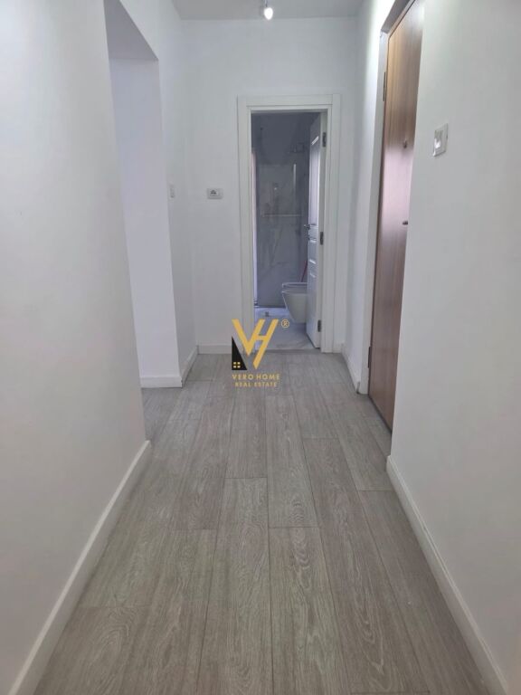 OFFICE 115 M2 FOR RENT AT 21 DECEMBER 800 EURO