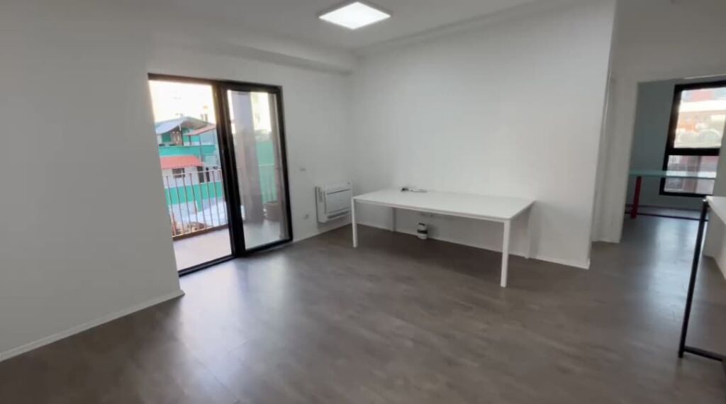 Jepet zyre me qira tek Kompleksi Garden Building , Rruga e Kavajes , 21 Dhjetori ! 97.000 leke !