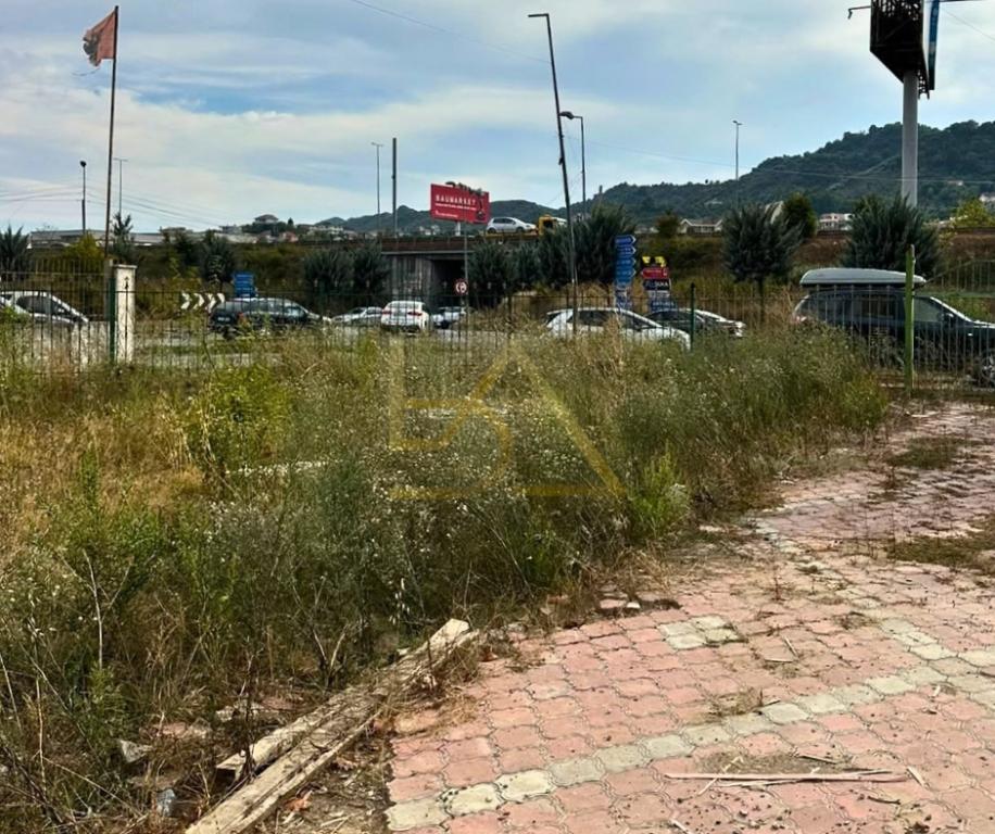 OGGETTO + TERRENO IN AFFITTO – VORË, TIRANA