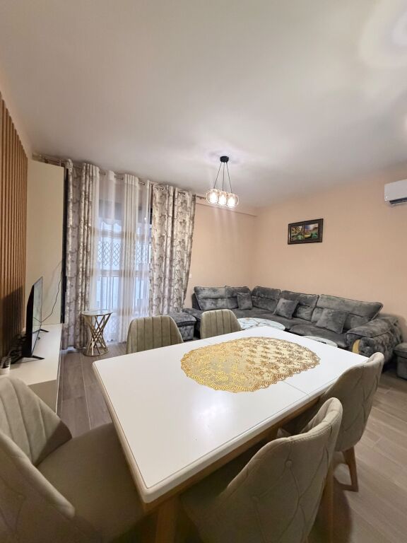 Affittasi 2+1+parcheggio Kodra e Diellit 850€
