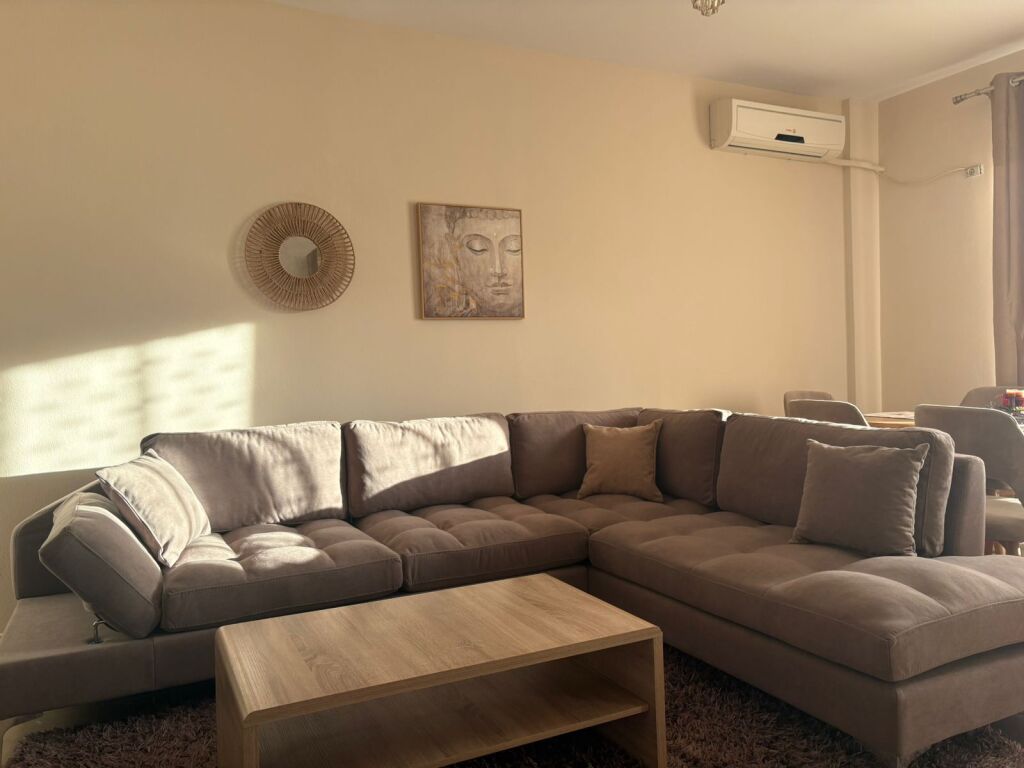 Affitto | Apartament 2 + 1 | Rruga Bektash Berberi | 700 €/mese