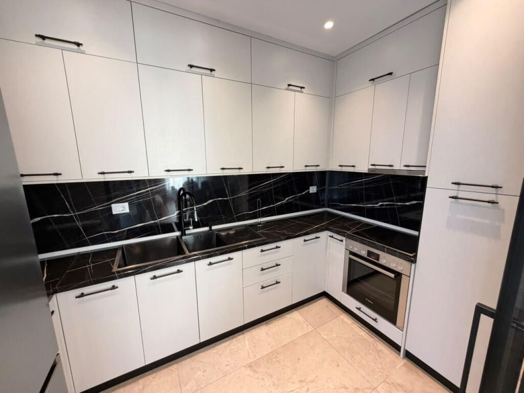 Rent | Apartament 3 + 1 | Rruga Marie Kraja | 1000 €/month