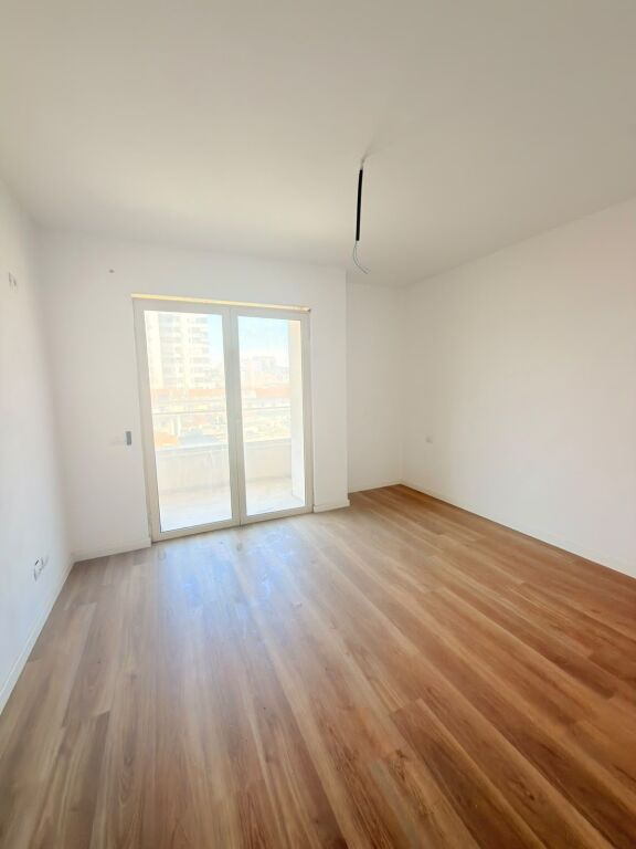 SHITET APARTAMENT 2+1 RRUGA E PORTIT, DURRES