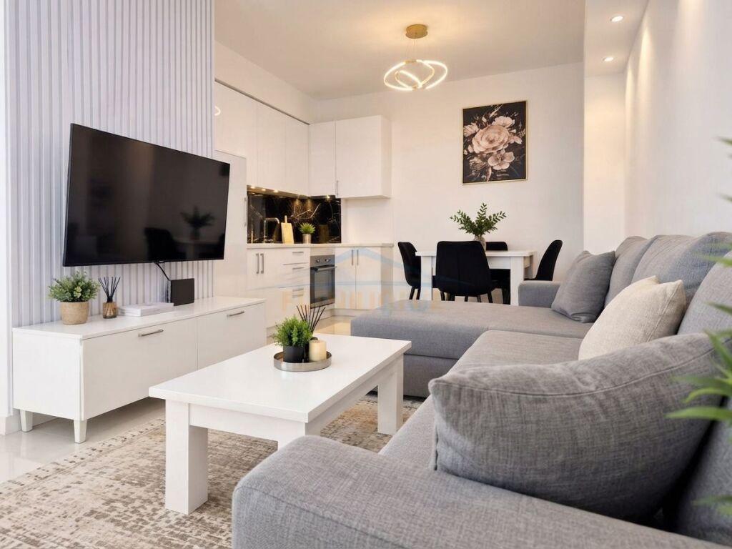 Shitet 2+1 i ndare ne 2 apartamente 1+1 , Kopshti Botanik , Tirane