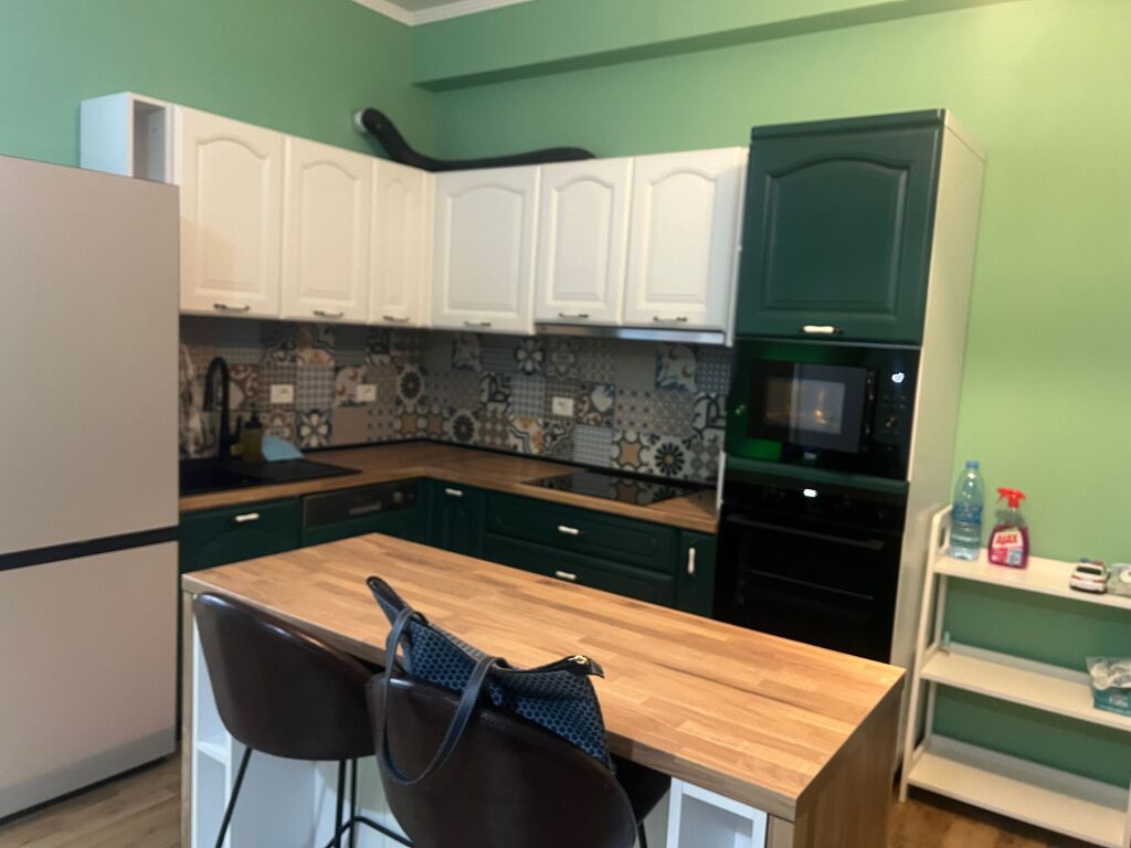 Jepet me qira apartament 2+1+2+Post Parkimi ne Mangalem 21, Ali Demi