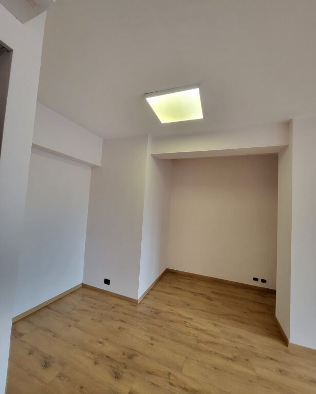 🏢 JEPET ZYRË ME QIRA – QENDËR