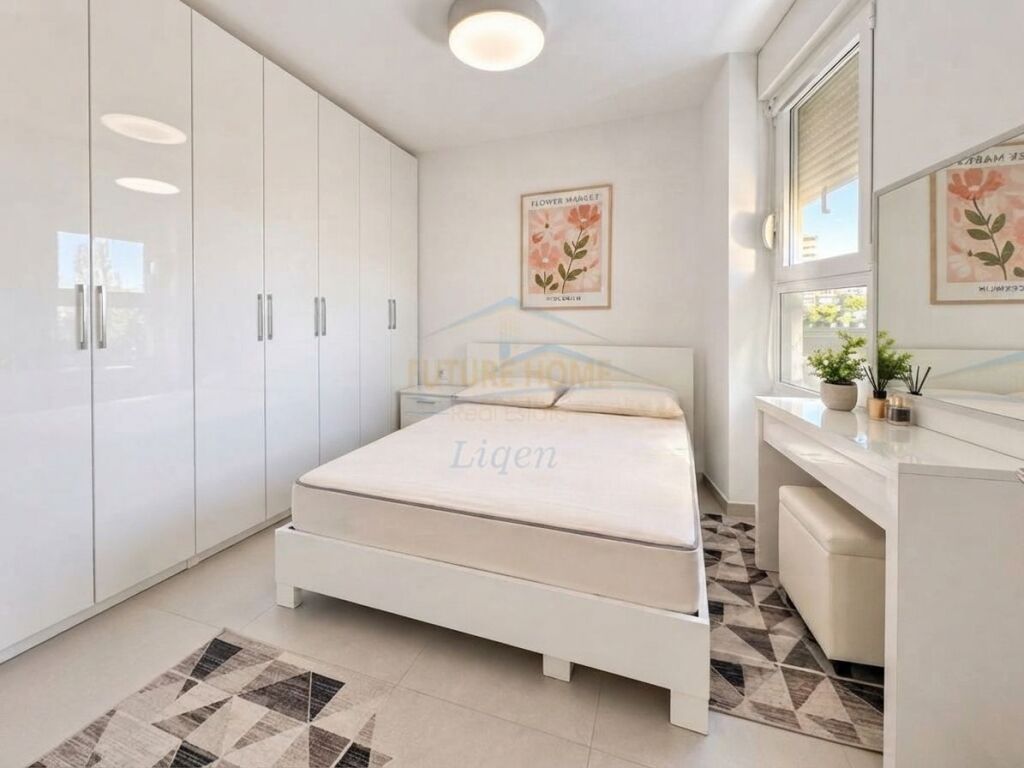 Shitet 2+1 i ndare ne 2 apartamente 1+1 , Kopshti Botanik , Tirane