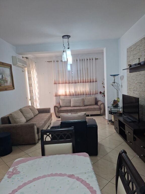 Affittasi 1+1 Kodra e Diellit 50.000 leke