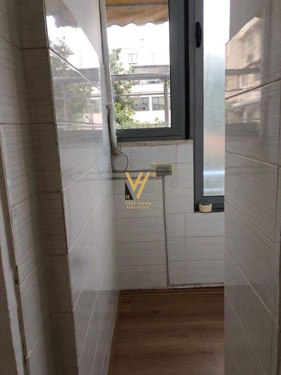 OFFICE 65 M2 FOR RENT ON RR.BARDHOK BIBA 90,000 LEKE