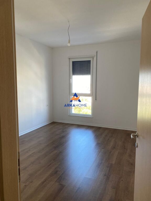 AFFITTASI APPARTAMENTO 2+1+BALCONE "5 MAGGIO" 55.000 LEKE