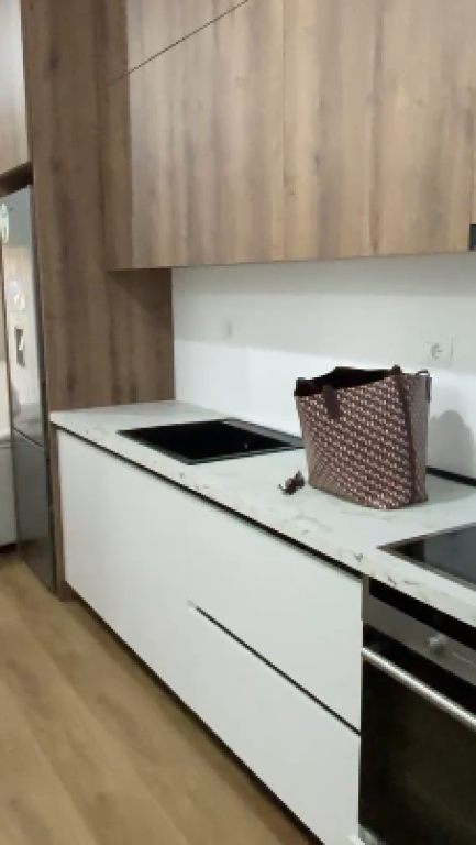 🏠 Jepet me Qira Apartament 1+1 ne Fresk i pabanuar më parë me nje Super Mobilim, 400 mije leke