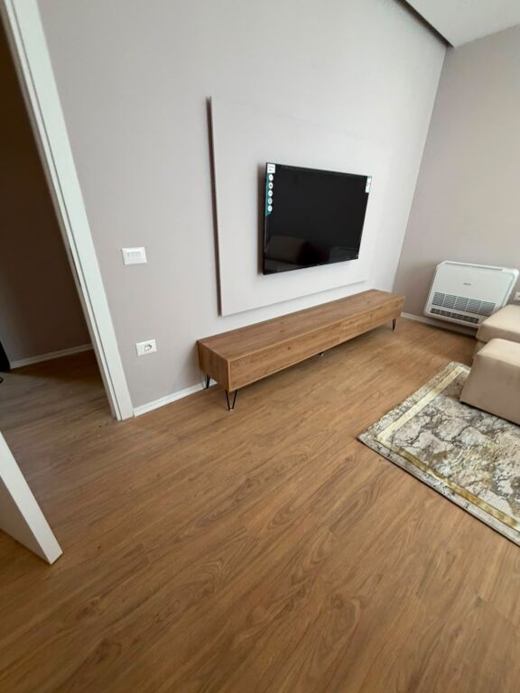 🏠 Jepet me qira apartament 1+1 me post parkimi  📍 Rruga Jordan Misja, pranë Stacionit të Trenit, Tiranë