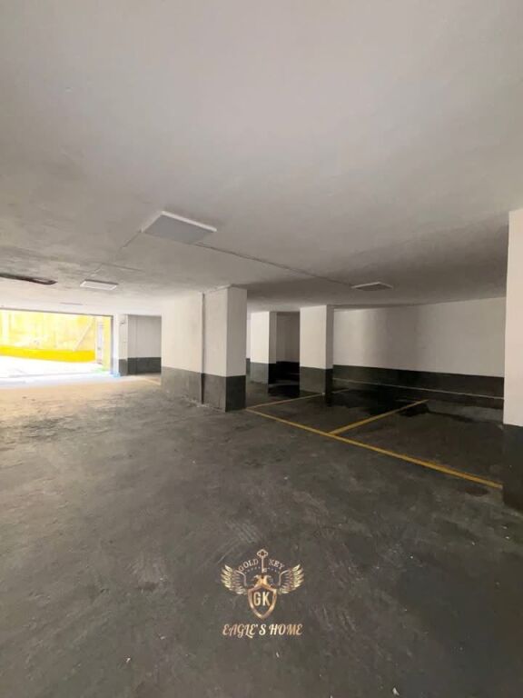 SHITEN 8 POSTE PARKIMI HYRJE PRIVATE PRAN KAZAZIT NE DURRES