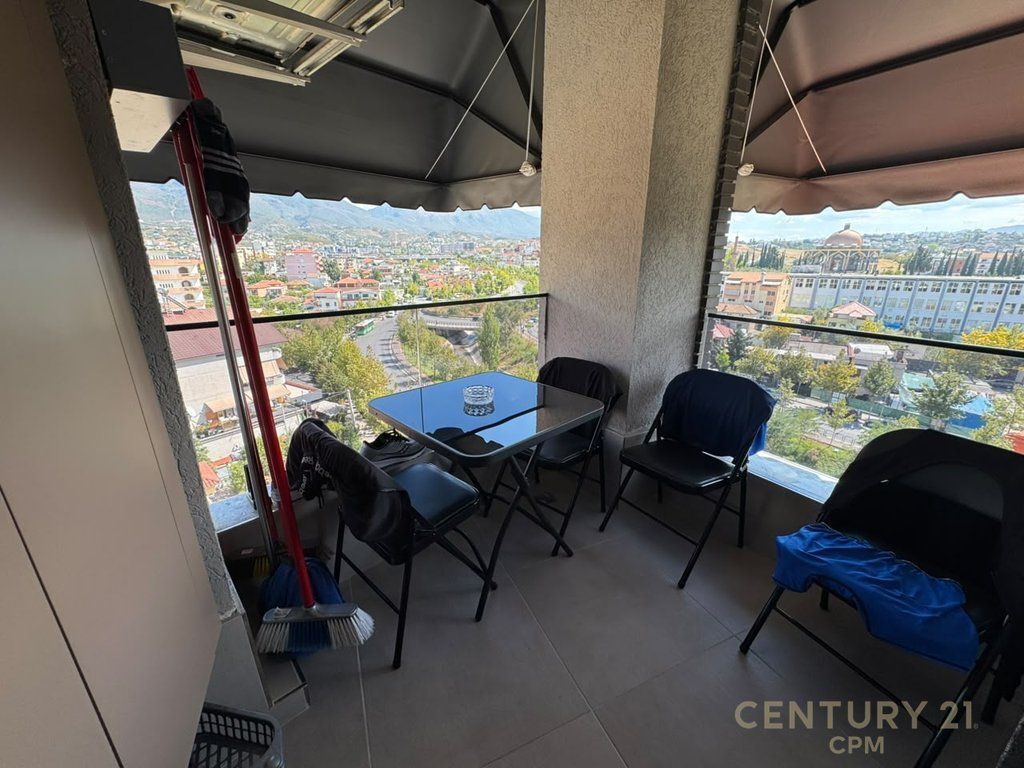 Apartament 2+1 + post parkimi ne shitje, ish profarma, Bulevardi Bajram Curri!