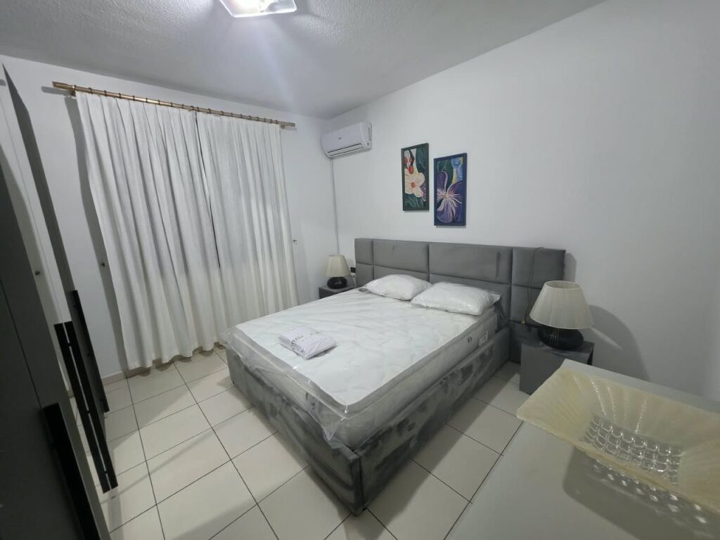 🏡 Appartamento 2+1 in affitto  📍Prestiggi, Via Jordan Misja   🏢 8° piano  🛗 2 ascensori   💰 Prezzo: 65.000 Lek  🛜 Internet incluso