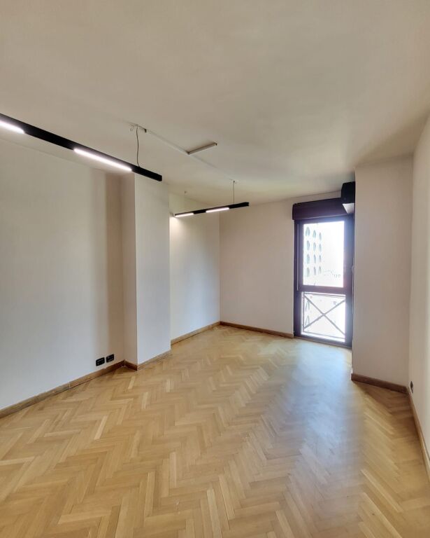🏢 OFFICE FOR RENT – CENTER 📍 Center, Tirana 📐
