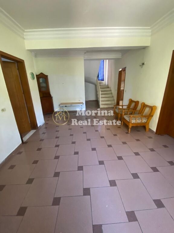 Qera | Shtëpi private 2 + 1 | Kinostudio | 300 €/muaj
