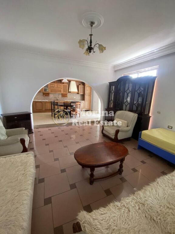 Qera | Shtëpi private 2 + 1 | Kinostudio | 300 €/muaj