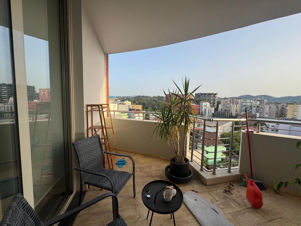 Super apartament per qira
