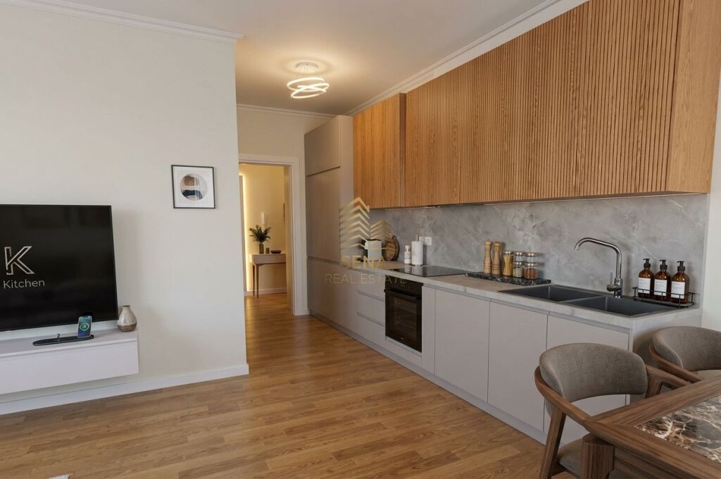 Qira, Apartament 2+1+2bllk, Pazari Ri, 900 Euro/muaj