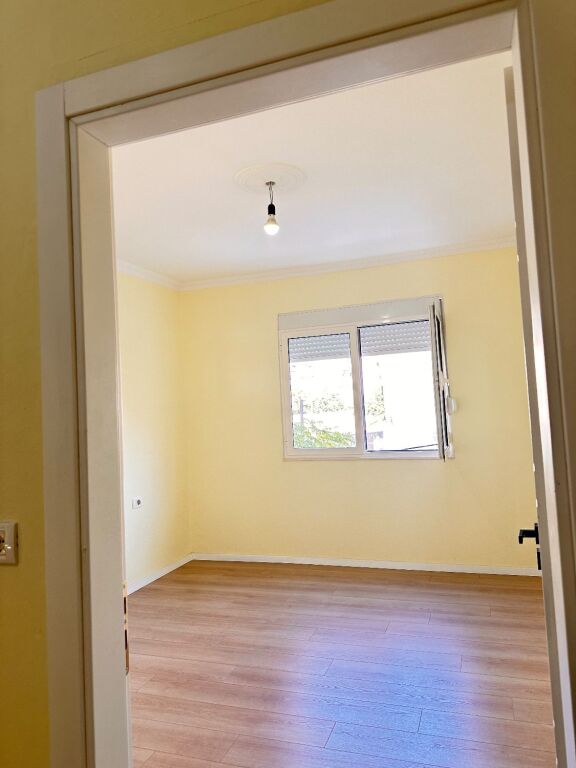 🏡 **Apartament 1+1 për Shitje – Rruga Irfan Tomini**  