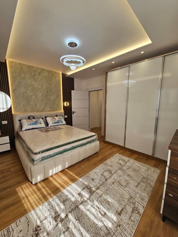 Shitet apartament 2+1+2 tek Pallati me Shigjeta